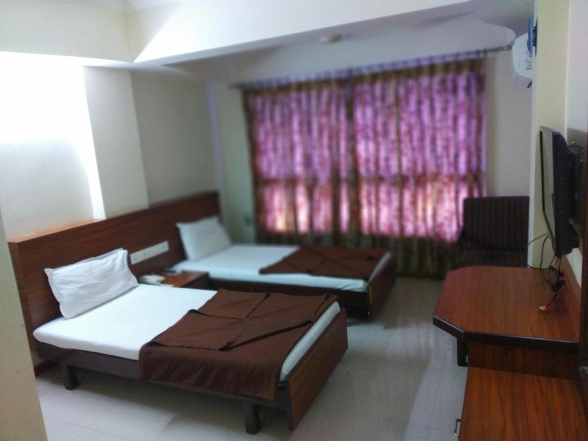 Hotel Alpha Vadodara Exterior photo