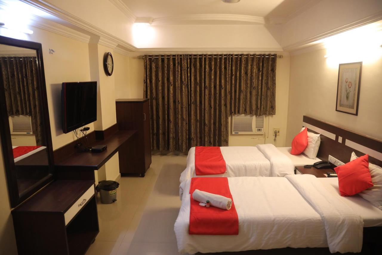 Hotel Alpha Vadodara Exterior photo