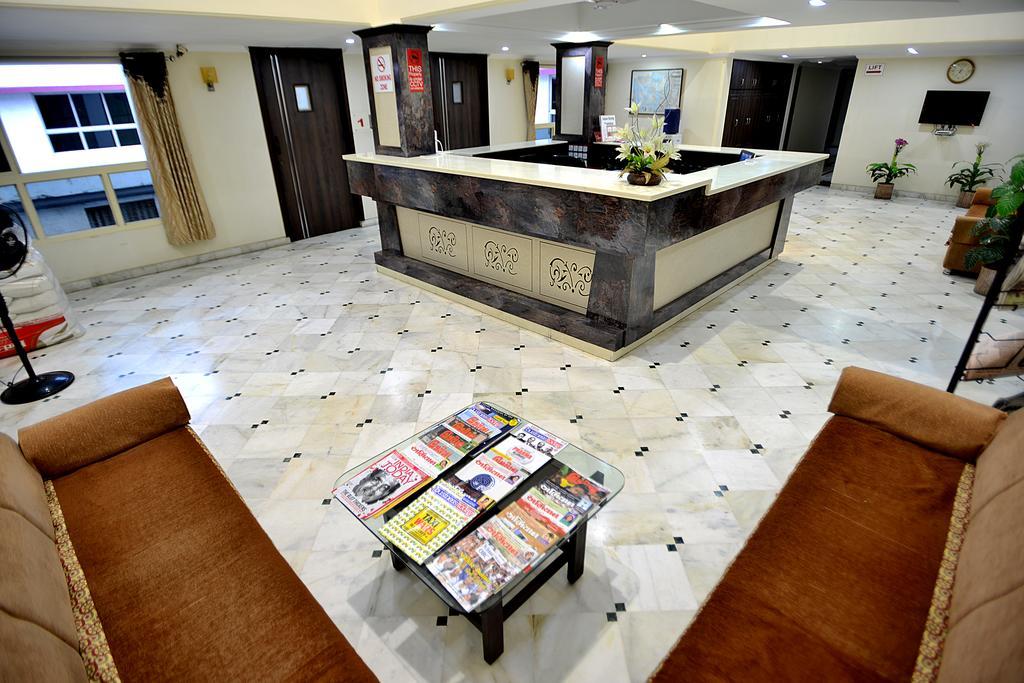Hotel Alpha Vadodara Exterior photo