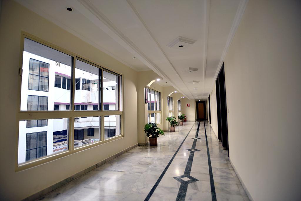 Hotel Alpha Vadodara Exterior photo